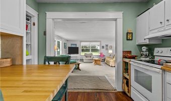 129 Bliss Mine Rd, Newport, RI 02840