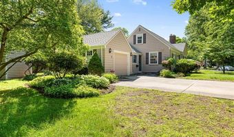 1 Joann Dr, Barrington, RI 02806