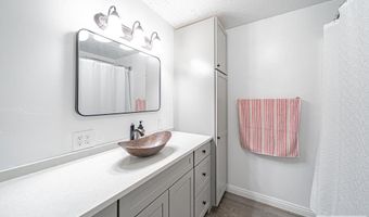 171 N 8th St, Ashton, ID 83420