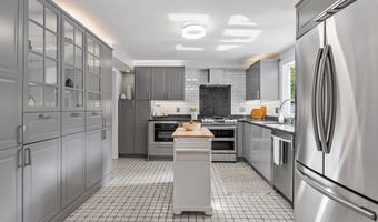 30 Paul Revere Rd, Acton, MA 01720