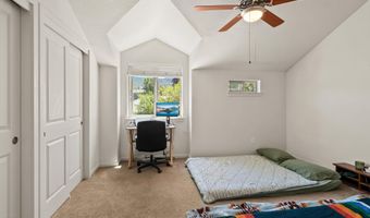 37 N Mountain Ave, Ashland, OR 97520
