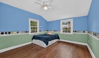 9908 DICKENS Ave, Bethesda, MD 20814