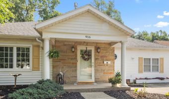 916 Midway Dr, Auburn, IN 46706