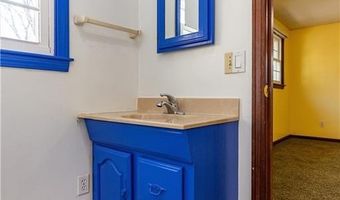 38 Greenwood Rd, North Kingstown, RI 02852