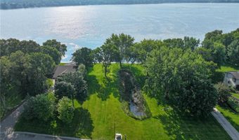 901 Geneva Dr, Alexandria, MN 56308