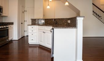 42243 CANARY GRASS Sq, Aldie, VA 20105