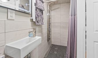 1748 Georgia St, Alford, FL 32420