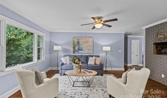 2538 Arnold Dr E, Charlotte, NC 28205