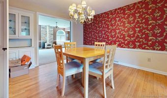 523 Overlook Dr, Orange, CT 06477