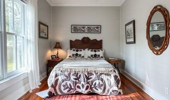 110 17th St, Apalachicola, FL 32320