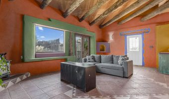 803 Highway 522, Arroyo Hondo, NM 87529