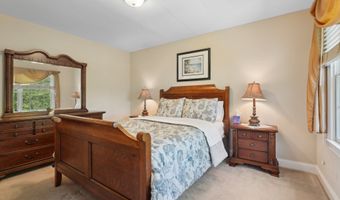 2 Logans Way, Danbury, CT 06811
