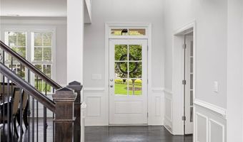 220 Briar Hollow Ln, Woodstock, GA 30188