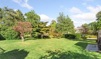 7 Carpenter Ave, Barrington, RI 02806