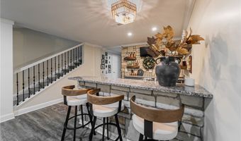 1203 Whispering Shrs, Vermilion, OH 44089