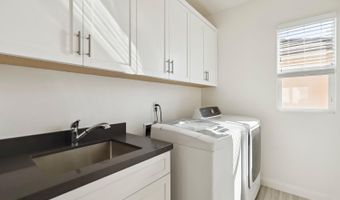 6654 Peregrine Pl, Carlsbad, CA 92011