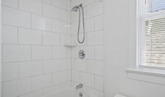 23 W 42ND St 3, Bayonne, NJ 07002