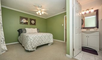 2370 Hidden Meadow Ln, Ballwin, MO 63021