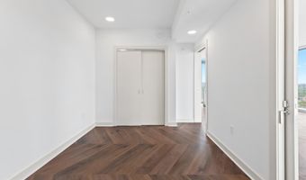 2055 15TH St N 2007, Arlington, VA 22201