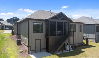 318 Avery Trail Dr, Arden, NC 28704