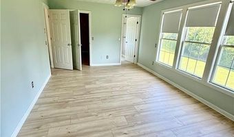 125 Goldenrod Dr, Middletown, RI 02842