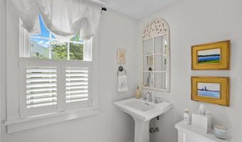 15 Harwood Rd, East Greenwich, RI 02818