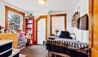 157 Riverside Dr, Augusta, ME 04330