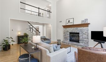 780 S Sussex Ct, Aurora, OH 44202