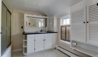 141 Dowd Ave, Canton, CT 06019