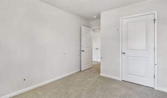 215 Maddox Dr, Aberdeen, NC 28315