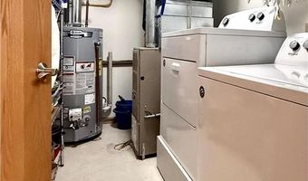 1907 Oak Tree Ln C, Austin, MN 55912