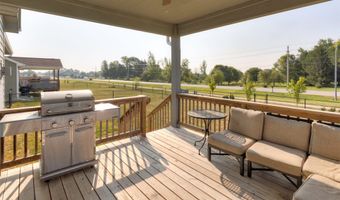 916 35th St SW, Altoona, IA 50009