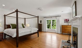 7032 WILSON Ln, Bethesda, MD 20817