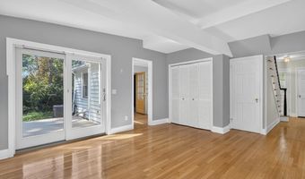 6 Loudon Pkwy, Albany, NY 12211