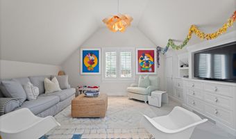 8 Gaylea Dr, Branford, CT 06405