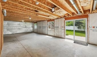 2016 2nd St SW, Altoona, IA 50009