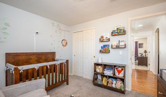 2002 S 60TH St, Springfield, OR 97478