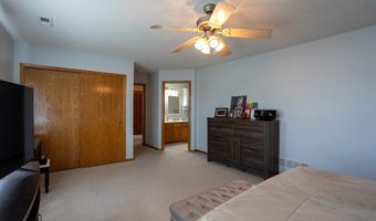 1211 10th Ave SE, Altoona, IA 50009