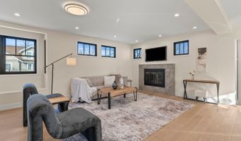 415 N Haddow Ave, Arlington Heights, IL 60004
