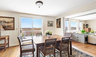 124 Houston Ave, Narragansett, RI 02882