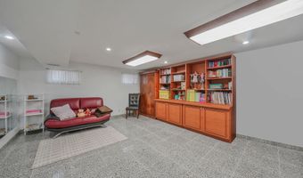 140 Dogwood Rd, Albertson, NY 11576