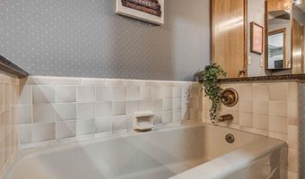 7104 NW 32nd St, Bethany, OK 73008