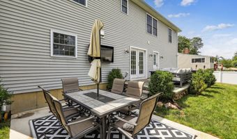 15 Wondy Way, Danbury, CT 06811
