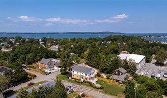 10 Mount Hope Ave, Portsmouth, RI 02871