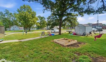 922 3rd Ave, Ackley, IA 50601