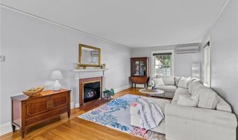 21 Earlham Way, Warwick, RI 02886