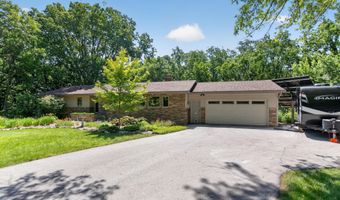 2706 Meadow Glen Rd, Ames, IA 50014