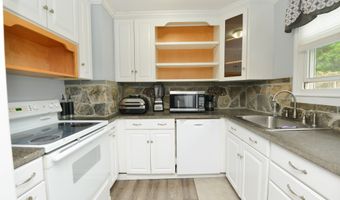 513 Stafford Ave, Bristol, CT 06010