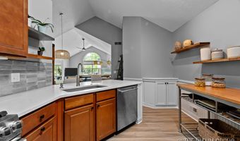 955 Bridge Crest Dr SE, Ada, MI 49301
