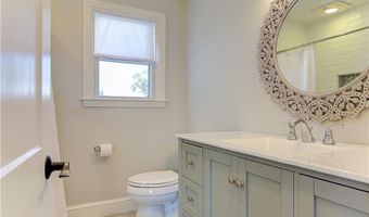 18 Sylvan Ter, Newport, RI 02840